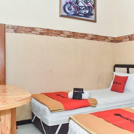 Reddoorz At Omah Wetan Sawojajar Malang Hotel Exterior photo