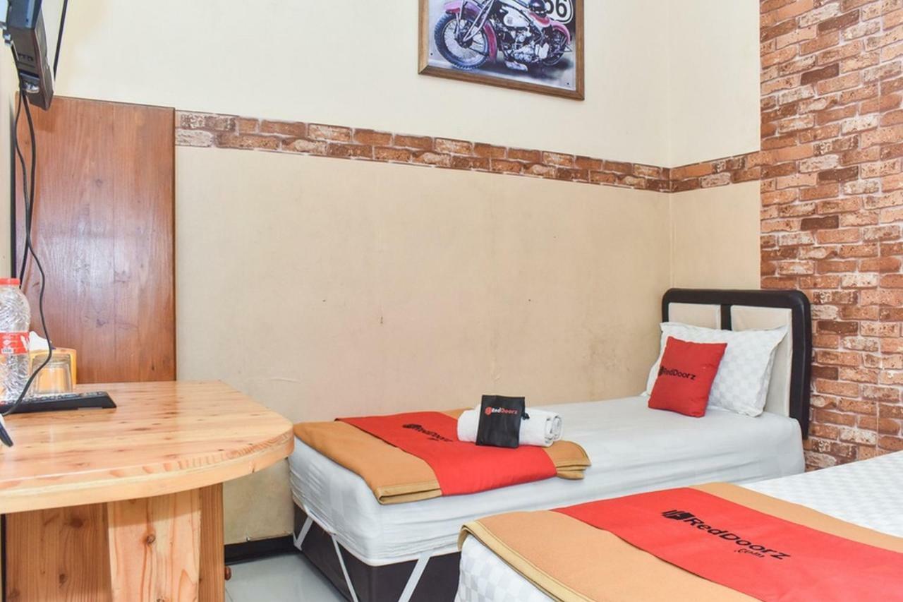 Reddoorz At Omah Wetan Sawojajar Malang Hotel Exterior photo